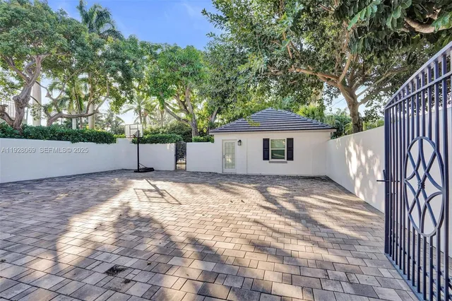 $6,590,000 | 1281 Banyan Road, Boca Raton, FL 33432