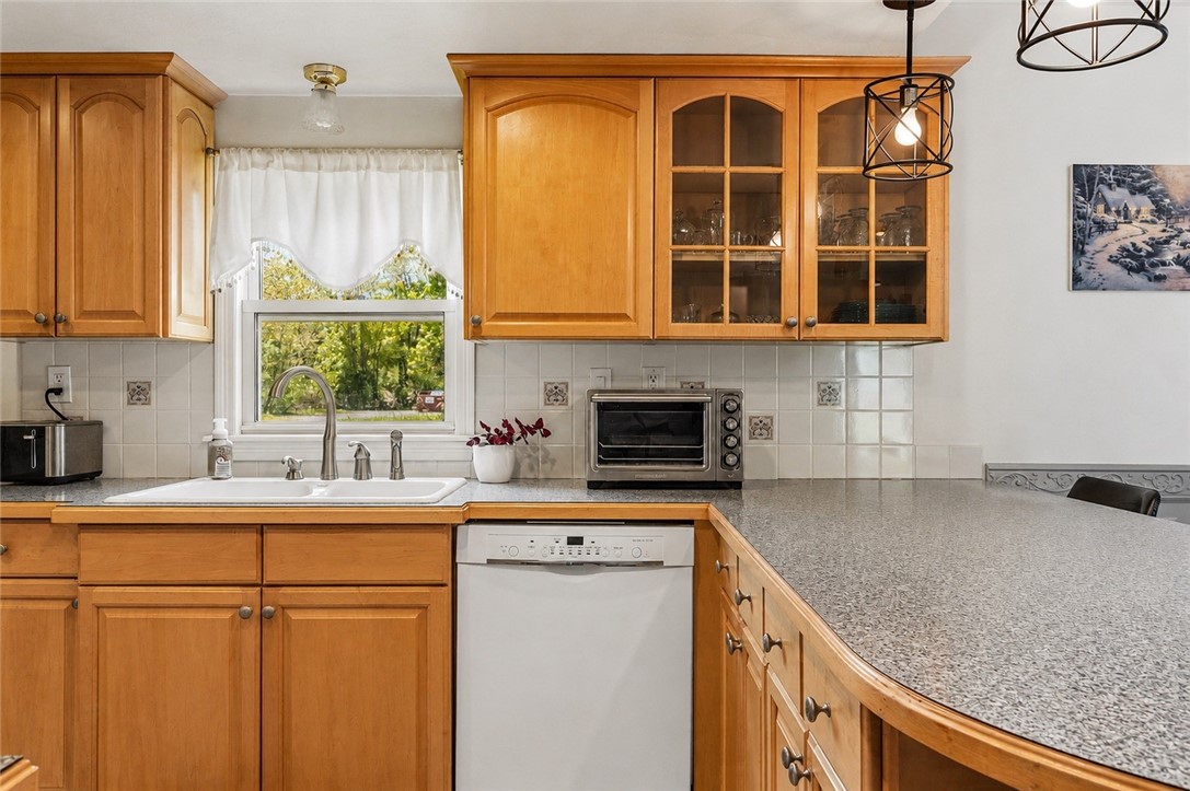 35 Leuba Road Coventry, RI 02816 - Photo 12 of 42