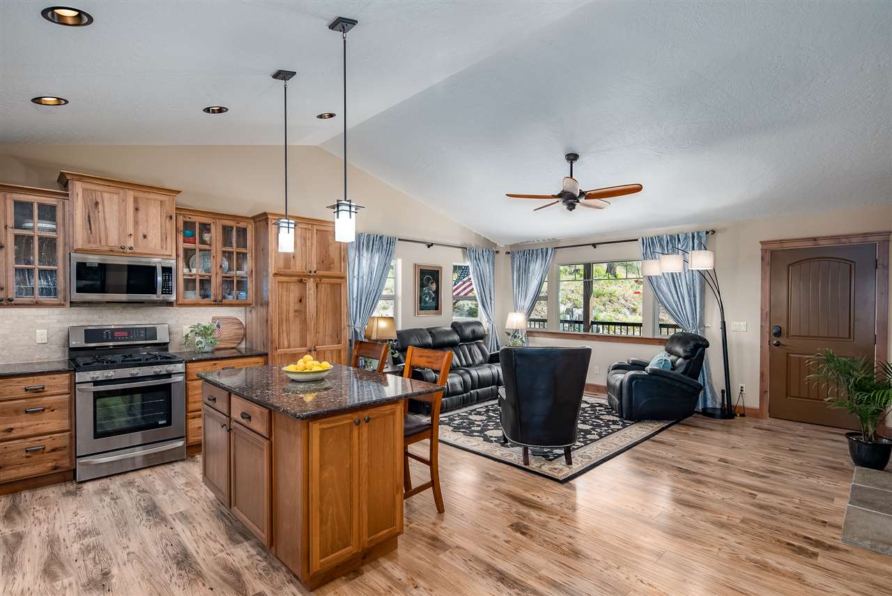14102 North Koth Road Newman Lake, WA 99025 - Photo 5 of 20