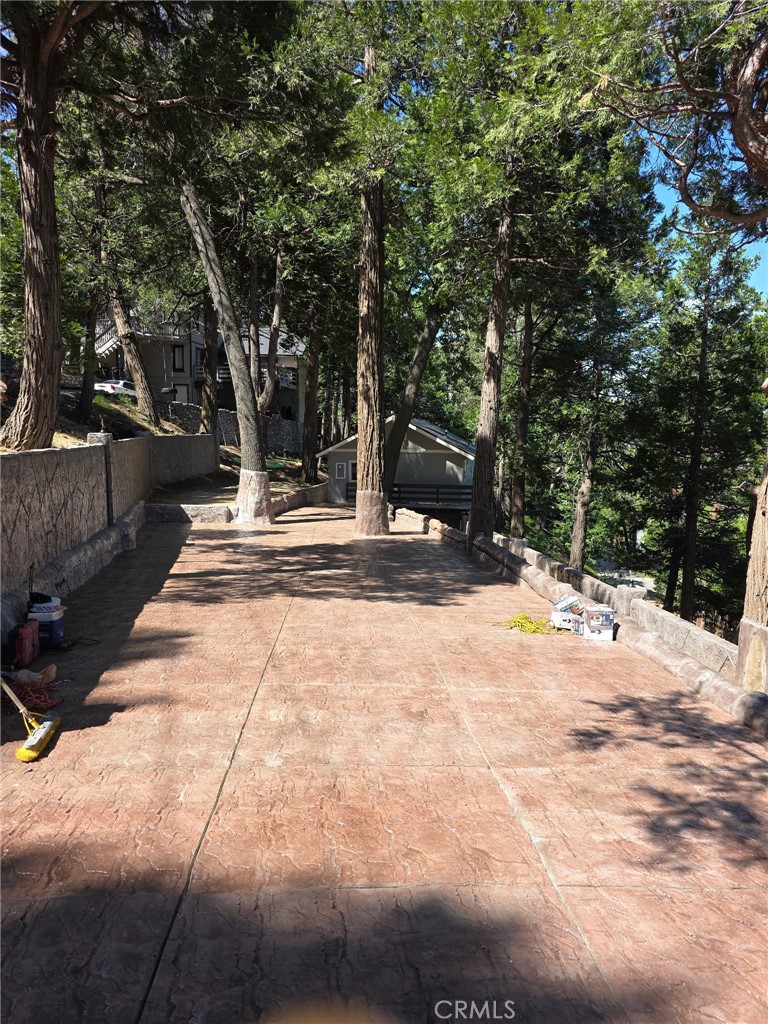 979 Venus Way Crestline, CA 92325 - Photo 2 of 12