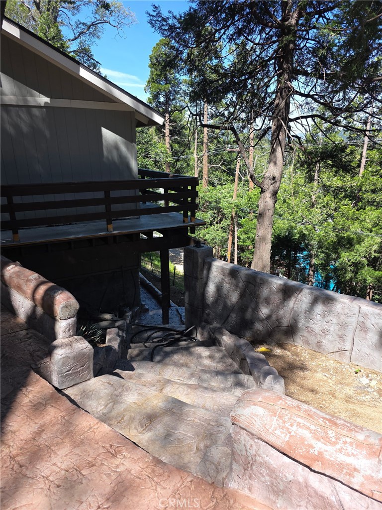 979 Venus Way Crestline, CA 92325 - Photo 3 of 12