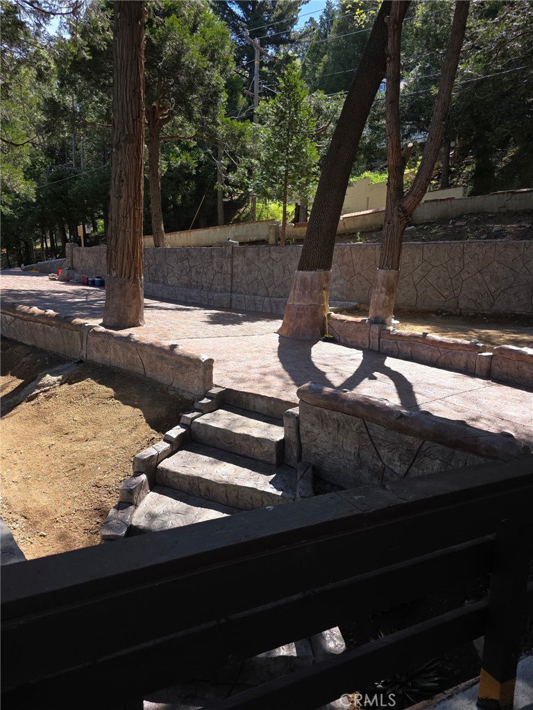 979 Venus Way Crestline, CA 92325 - Photo 5 of 12