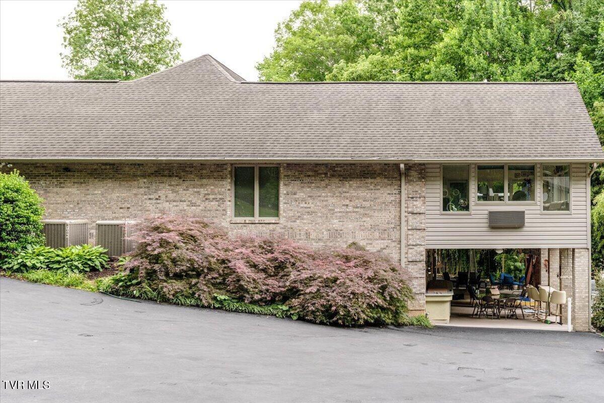 2031 Ridgefield Road Johnson City, TN 37601 - Photo 5 of 162 160-WBP-Ridgefield-Rd-pre-15