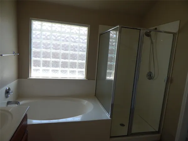 $2,250 | 601 Abbeyglen Castle Drive, Pflugerville, TX 78660