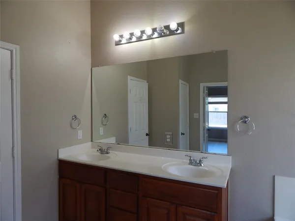 $2,250 | 601 Abbeyglen Castle Drive, Pflugerville, TX 78660