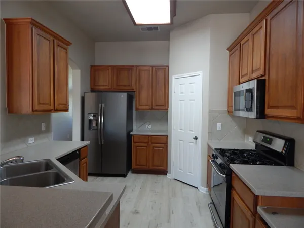 $2,250 | 601 Abbeyglen Castle Drive, Pflugerville, TX 78660