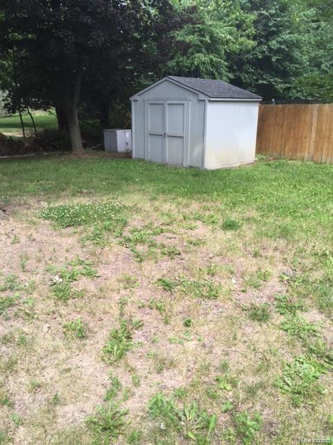 3476 Lake George Road Oakland, MI 48363 - Photo 20 of 23 14.jpg