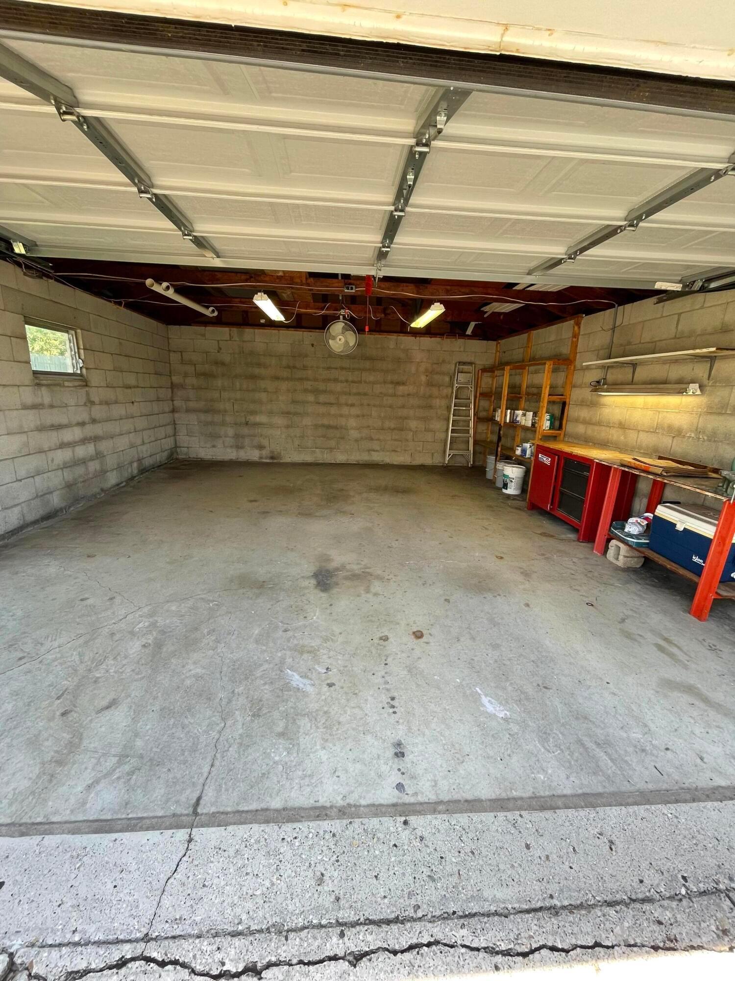 2832 Hillgate Road Columbus, OH 43207 - Photo 34 of 35 2832 Hillgate Garage 3