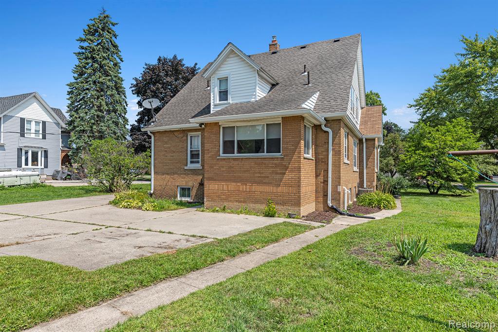 8238 Clinton River Road Sterling Heights, MI 48314 - Photo 26 of 36