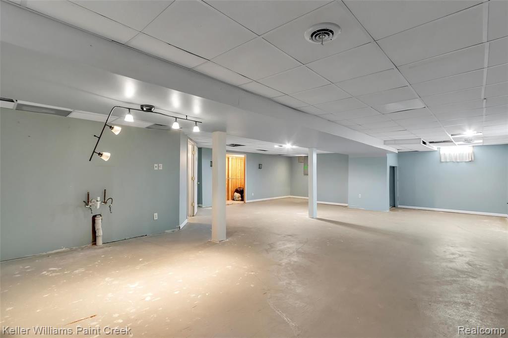 2040 Somerville Road Rochester Hills, MI 48307 - Photo 44 of 63