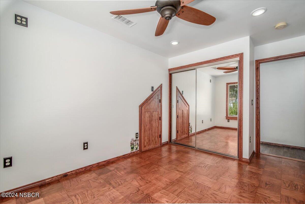 313 Somerset Place Lompoc, CA 93436 - Photo 28 of 59 26 upstairs bedoom 3