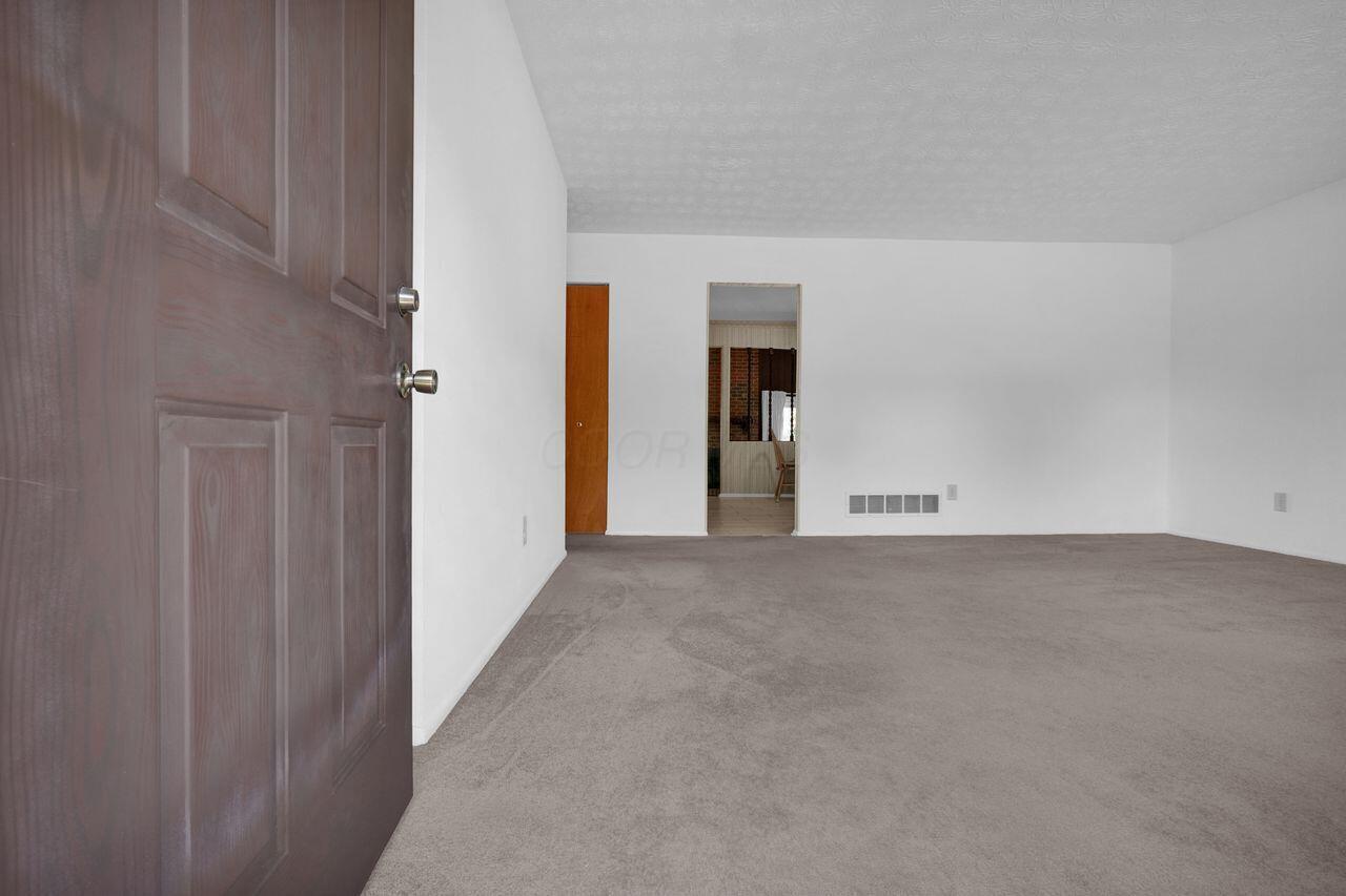 761 County Line Road Westerville, OH 43081 - Photo 9 of 33 DSC00680