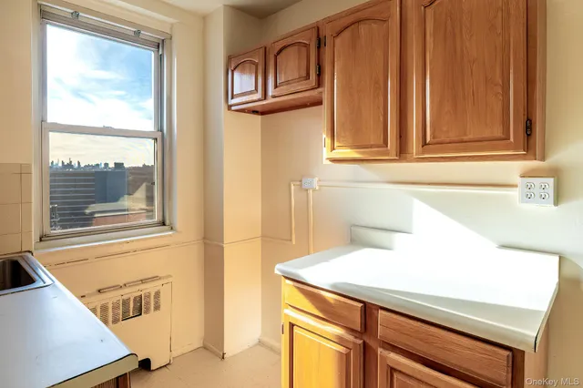 $166,400 | 25 Knolls Crescent, Unit 8L | Spuyten Duyvil