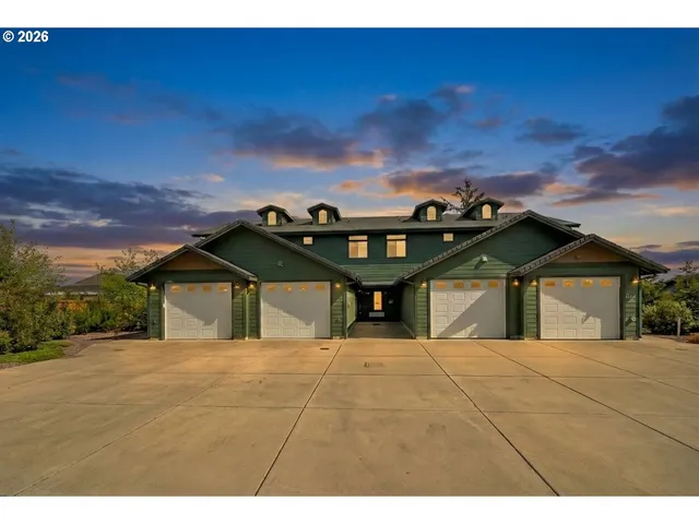 a house view with a outdoor space