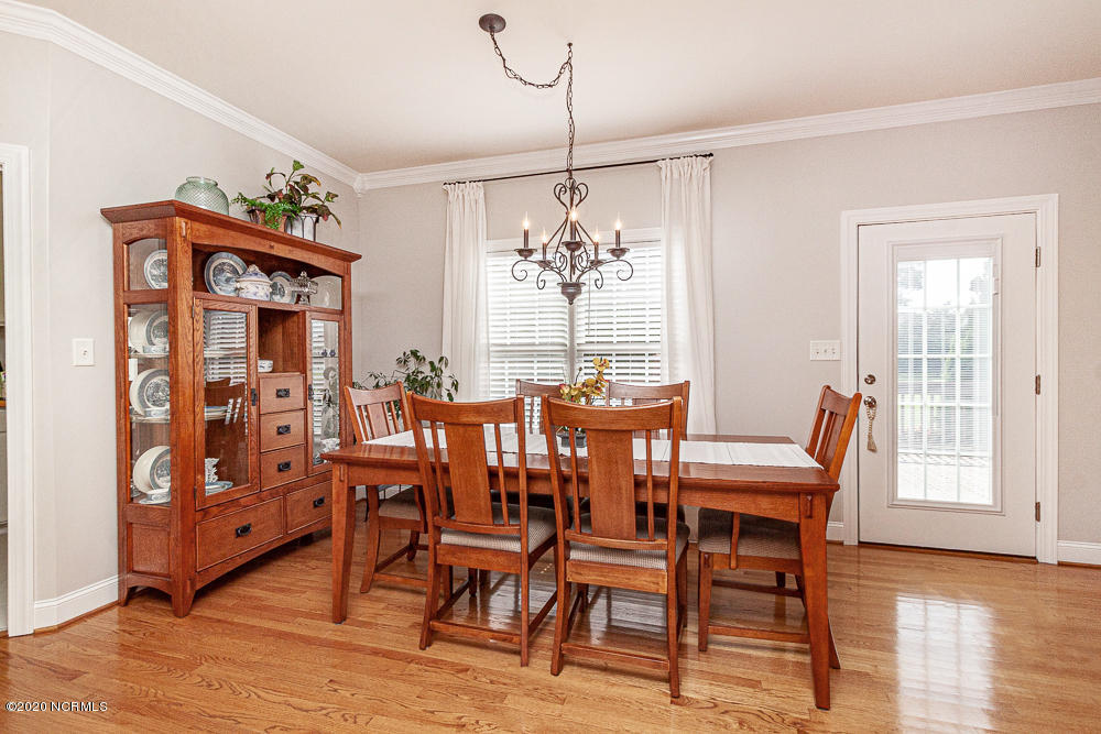 2189 James Road Nashville, NC 27856 - Photo 8 of 22 HUGE eat in. Lots of natural light!