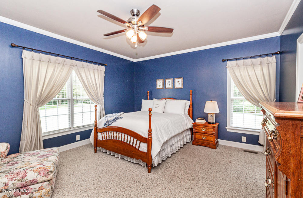 2189 James Road Nashville, NC 27856 - Photo 10 of 22 Master suite with HUGE WALK IN CLOSET!