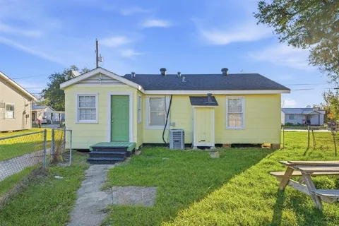 $73,500 | 2506 Demarest Street, Lake Charles, LA 70601