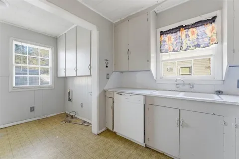 $73,500 | 2506 Demarest Street, Lake Charles, LA 70601