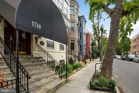 a view of a pathway of a building