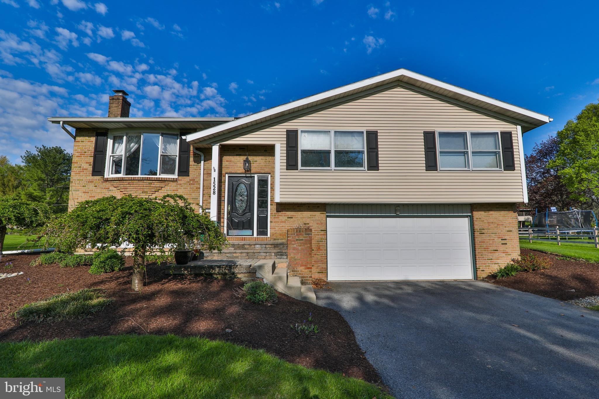 1528 Russett Road Orefield, PA 18069 - Photo 1 of 25 Gallery Image 1