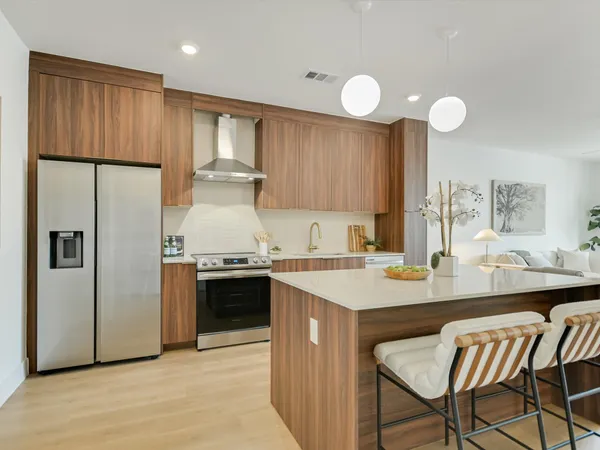 $405,000 | 1701 Simond Avenue, Unit 614, Austin, TX 78723