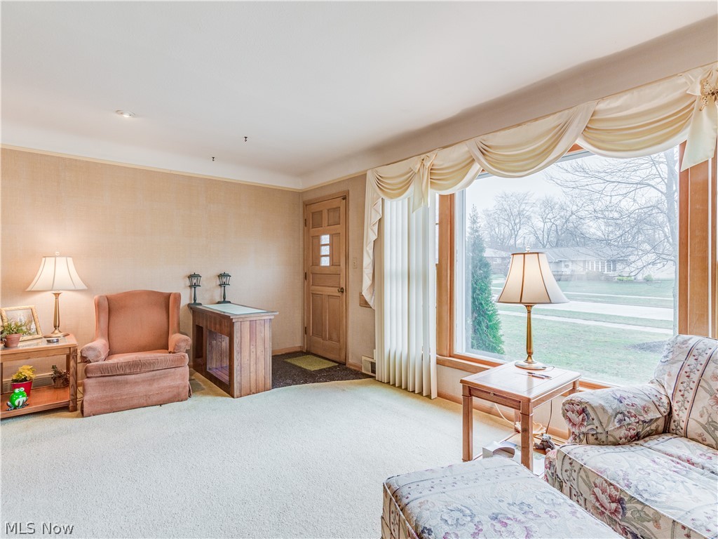 6458 Fairhaven Road Cleveland, OH 44124 - Photo 7 of 27