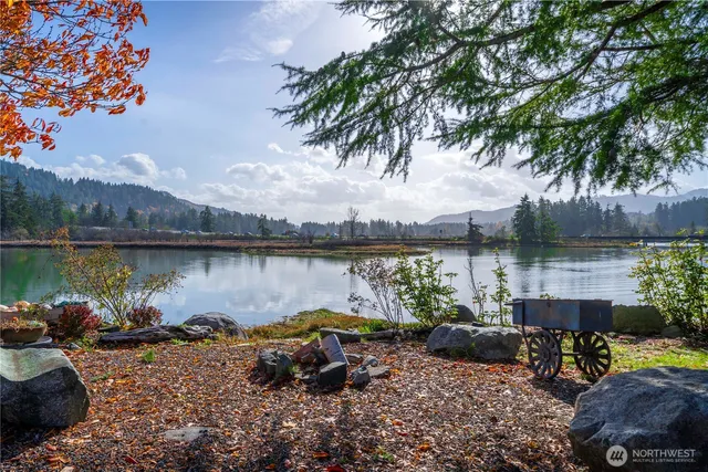 $635,000 | 5025 Mud Bay Road Northwest, Olympia, WA 98502