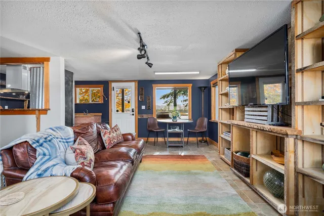 $635,000 | 5025 Mud Bay Road Northwest, Olympia, WA 98502