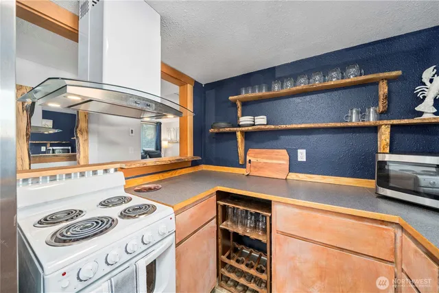 $635,000 | 5025 Mud Bay Road Northwest, Olympia, WA 98502