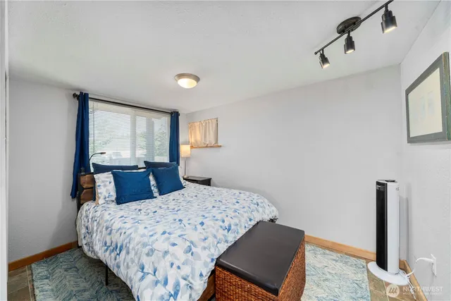 $635,000 | 5025 Mud Bay Road Northwest, Olympia, WA 98502