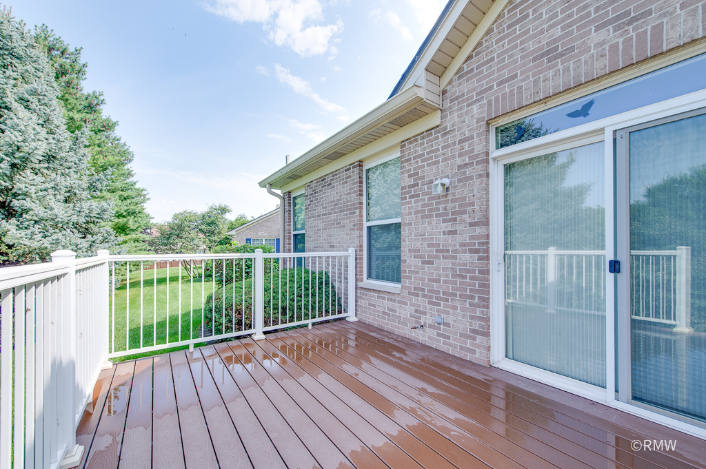 981 Oak Ridge Boulevard Elgin, IL 60120 - Photo 36 of 46 Gallery Image 36