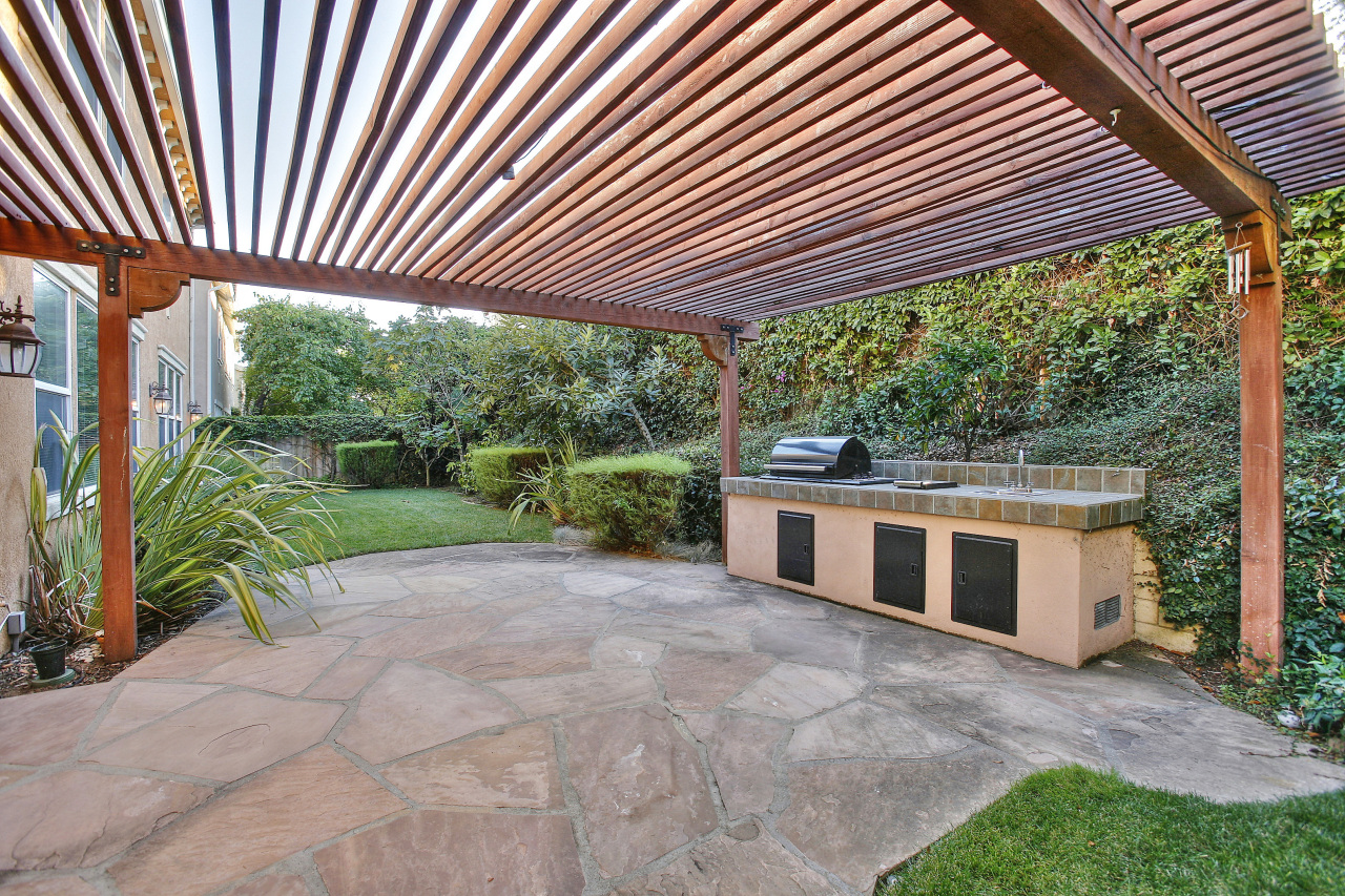 287 King Daniel Lane Goleta, CA 93117 - Photo 9 of 11 front view of a house with a yard