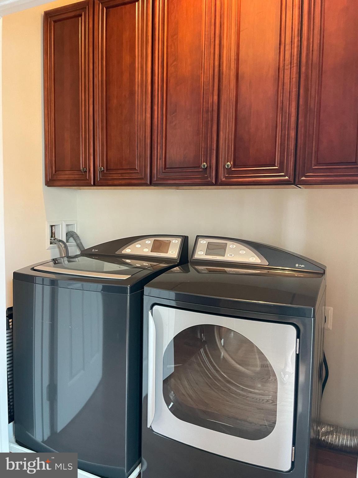 25111 Monteith Terrace Chantilly, VA 20152 - Photo 33 of 34 a utility room with dryer and washer