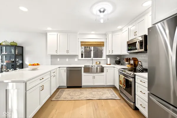 $625,000 | 9428 South Harbour Pointe Drive, Bloomington, IN 47401