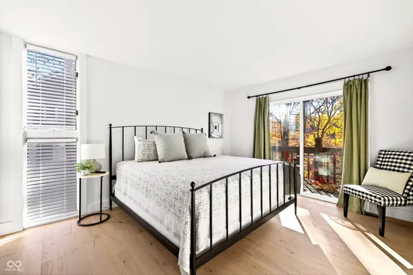 $625,000 | 9428 South Harbour Pointe Drive, Bloomington, IN 47401