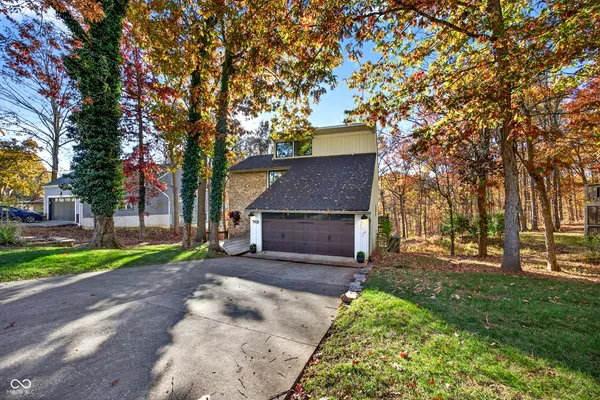 $625,000 | 9428 South Harbour Pointe Drive, Bloomington, IN 47401