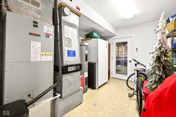 $625,000 | 9428 South Harbour Pointe Drive, Bloomington, IN 47401