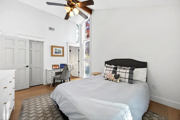 $625,000 | 9428 South Harbour Pointe Drive, Bloomington, IN 47401