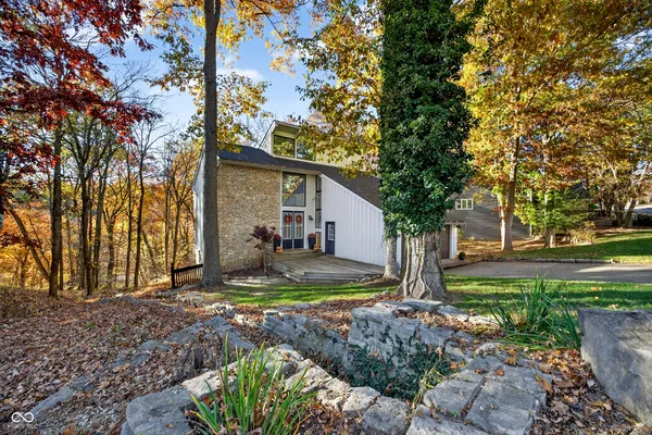 $625,000 | 9428 South Harbour Pointe Drive, Bloomington, IN 47401