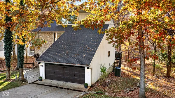 $625,000 | 9428 South Harbour Pointe Drive, Bloomington, IN 47401