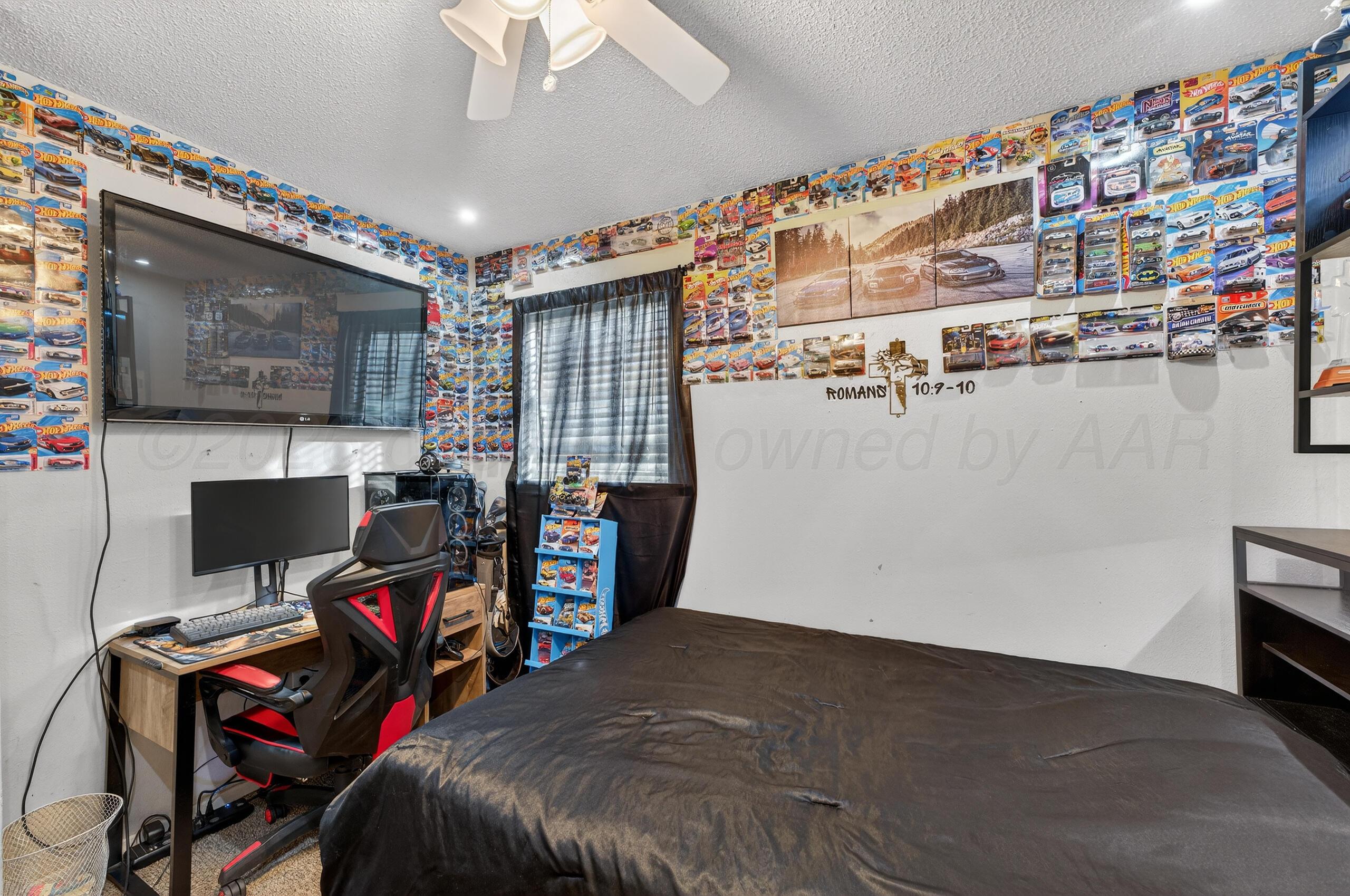 1007 Tudor Drive Amarillo, TX 79104 - Photo 24 of 27 a view of a workspace with furniture