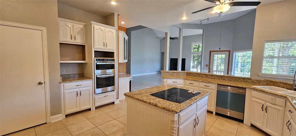 137 Oakview Gainesville, TX 76240 - Photo 5 of 37
