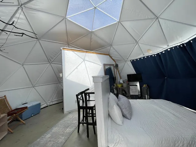 a bathroom with a tub