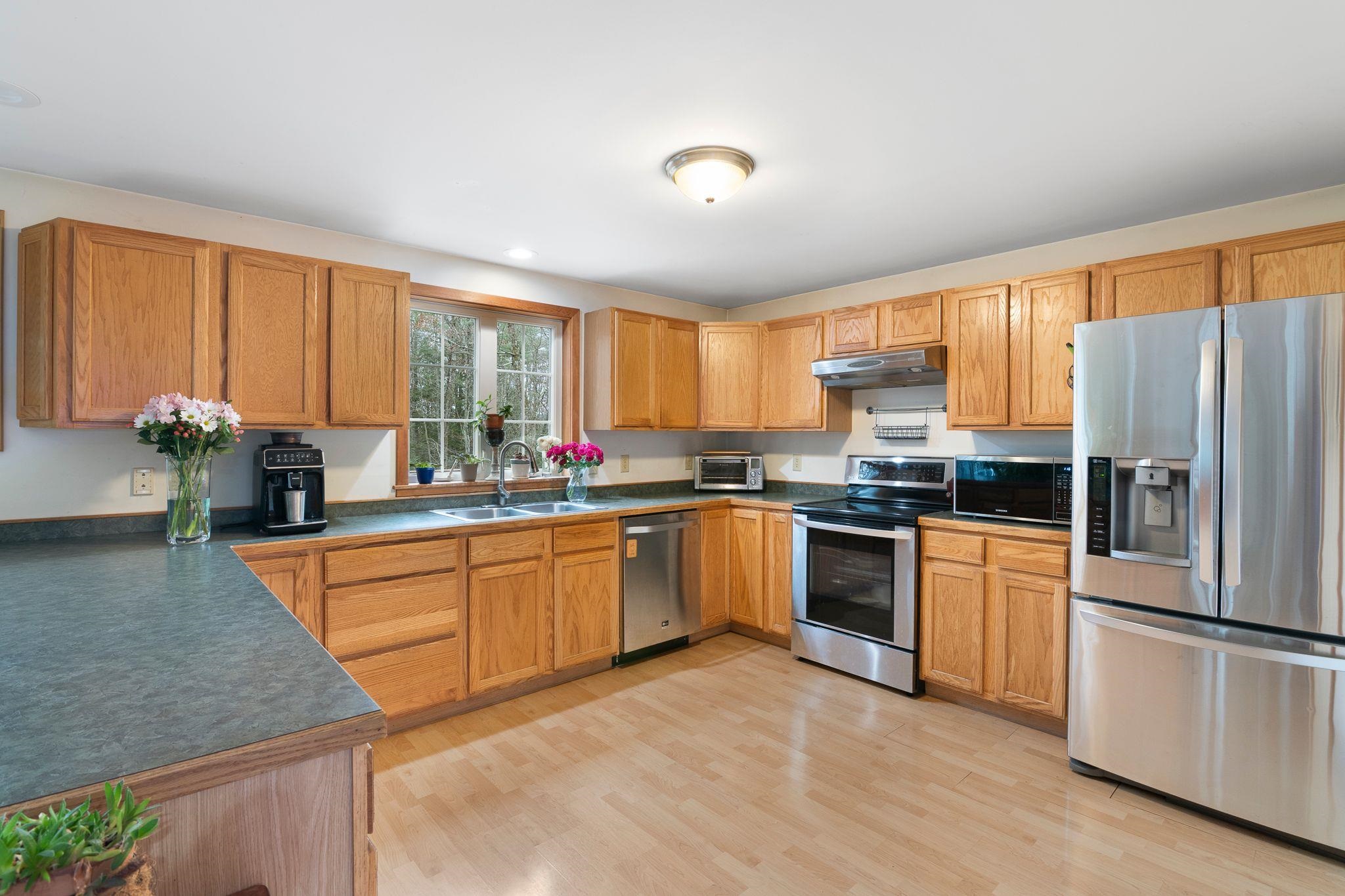 49 Whitetail Drive Vernon, VT 05354 - Photo 6 of 40