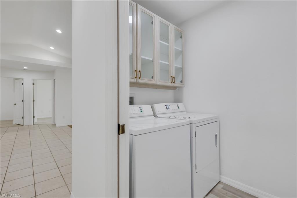 160 19th Street Southwest Naples, FL 34117 - Photo 20 of 49
