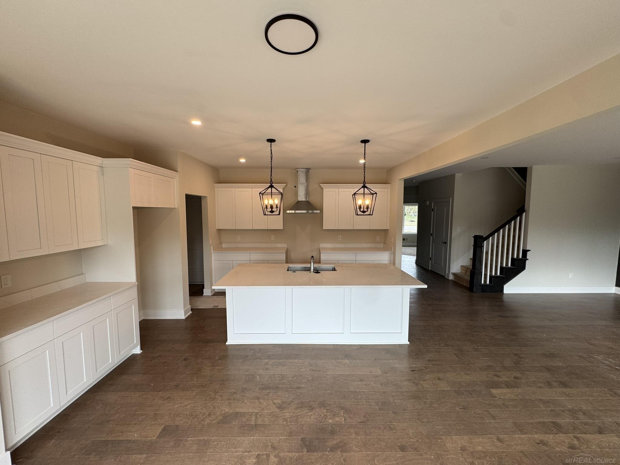 41527 Utica Road Sterling Heights, MI 48313 - Photo 6 of 27 50173109-4BD7A8AF-D88F-4E77-A708-CC43CF46C2CE.JPG