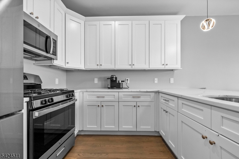 64 Halina Lane Butler, NJ 07405 - Photo 2 of 50