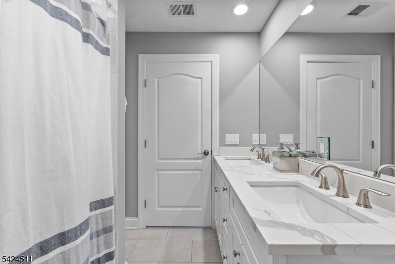 64 Halina Lane Butler, NJ 07405 - Photo 28 of 50