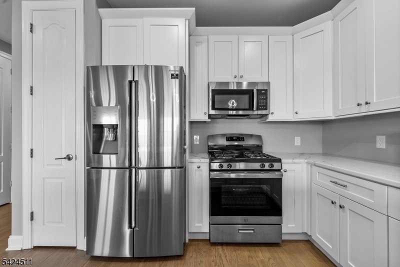 64 Halina Lane Butler, NJ 07405 - Photo 3 of 50