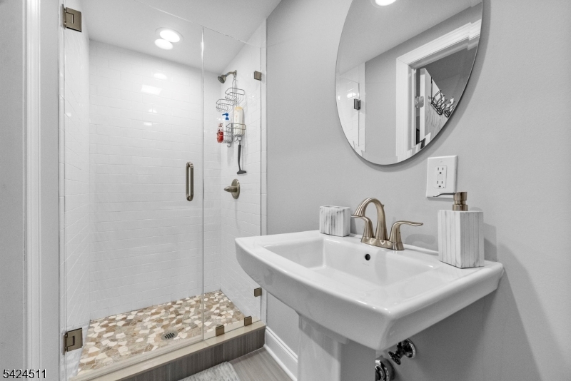 64 Halina Lane Butler, NJ 07405 - Photo 37 of 50